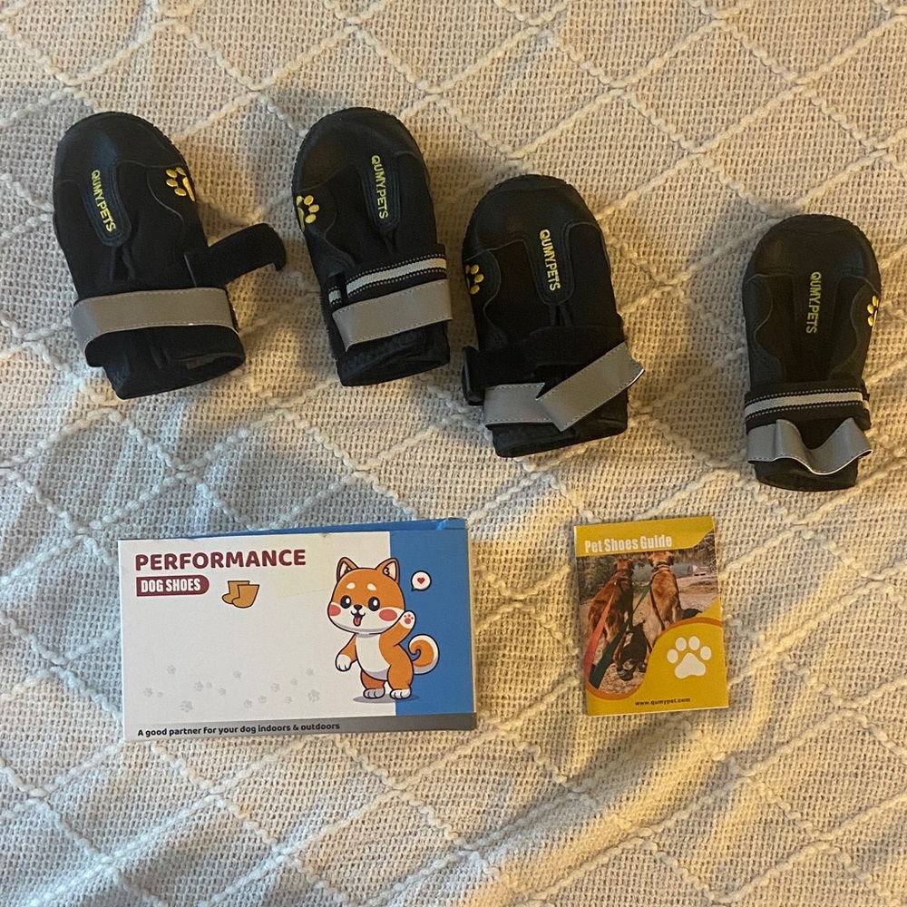 Umi Black and Gray Dog Shoes